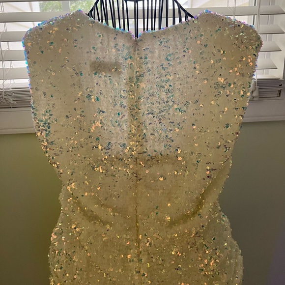 Helsi Jodi Dress in white sequins - Picture 5 of 8